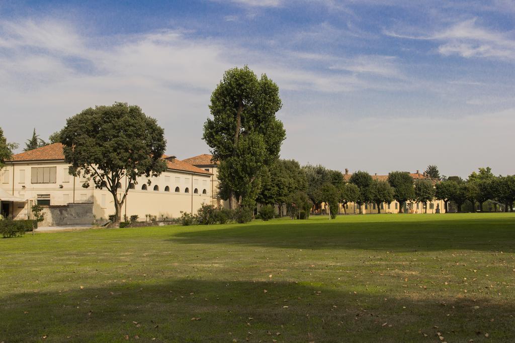 Country Hotel Castelbarco Vaprio dʼAdda Esterno foto